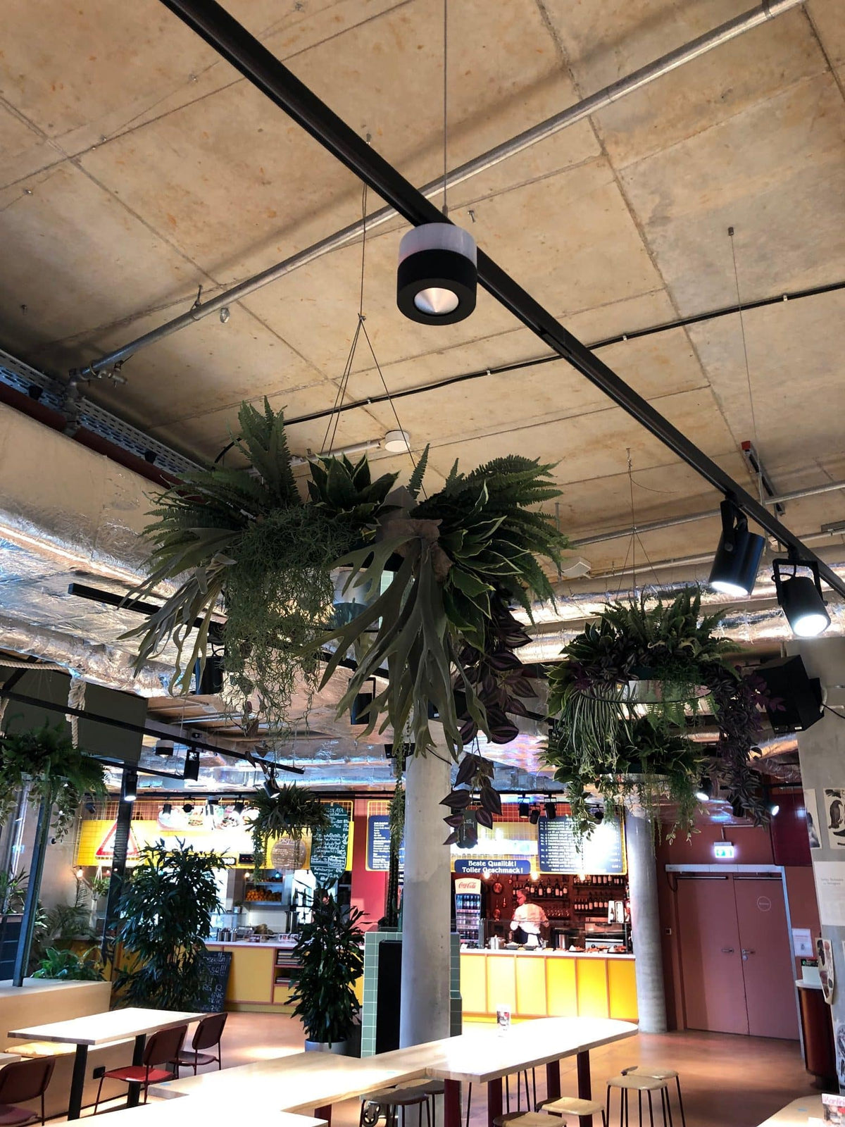 Kantini / BIKINI Berlin